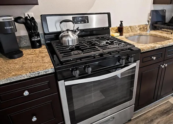 A Trendy Escape Close To Downtown Apartamento *