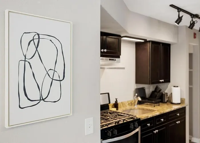A Trendy Escape Close To Downtown Peoria