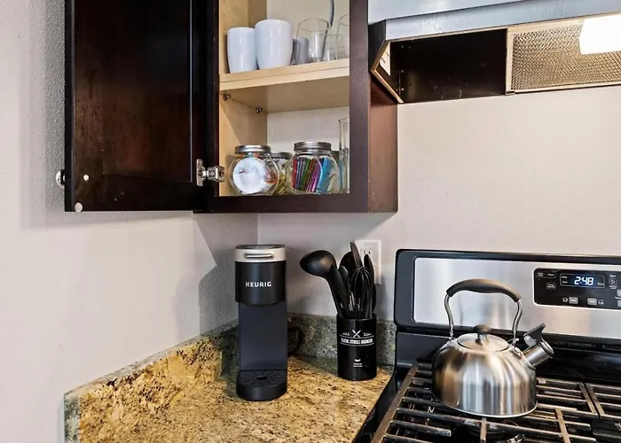 A Trendy Escape Close To Downtown * Peoria
