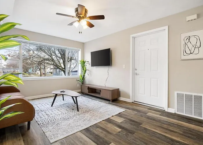 A Trendy Escape Close To Downtown
