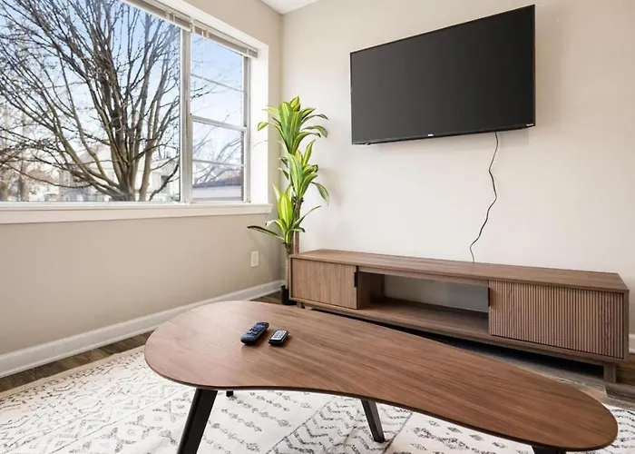 A Trendy Escape Close To Downtown *